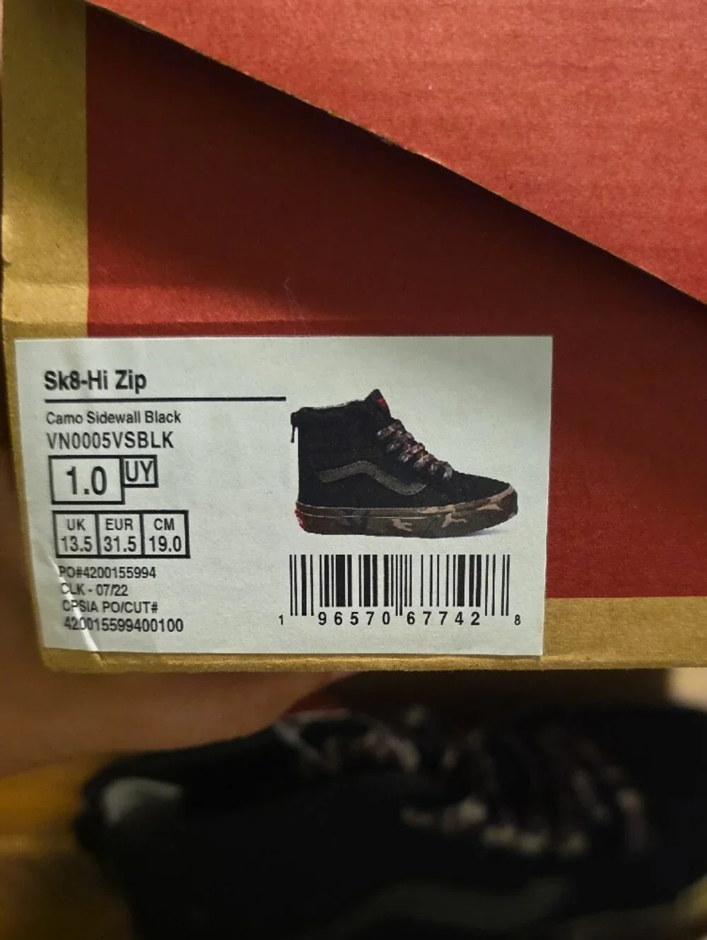 Vans kids Black High-Top Sneakers with Camouflage Laces Sk8-Hi Zip in